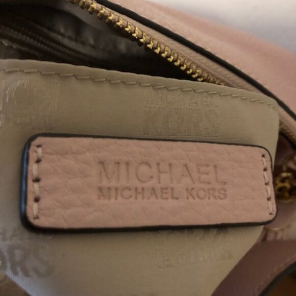 Michael Kors Leather Shoulder Bag EUC - Picture 11 of 15